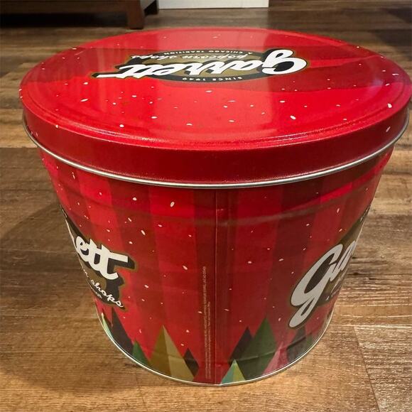 Garrett Popcorn Holiday Tin Red Striped Design Christmas Tree EMPTY READ 7"x9" - Picture 2 of 11
